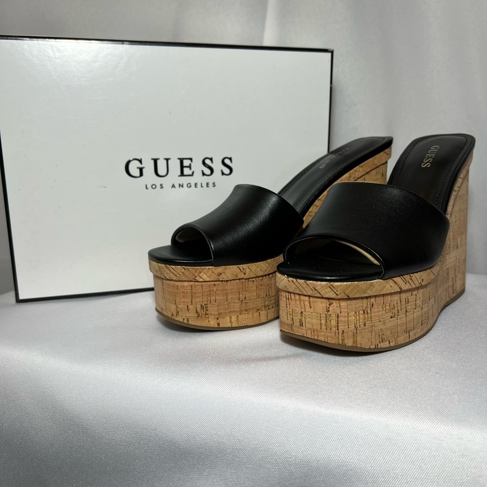Guess Los Angeles Black and Tan Size 6.5M